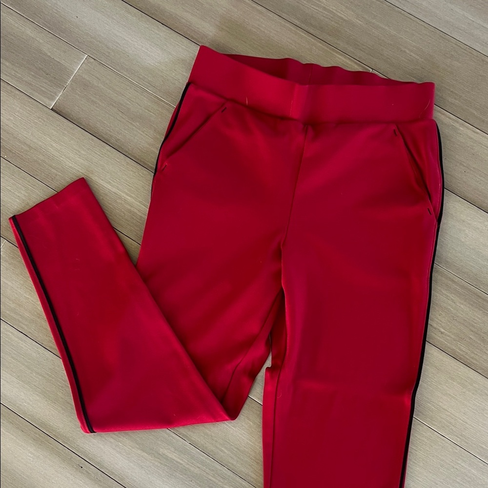 HUE Red Pull-On Leggings with Black Side Trim